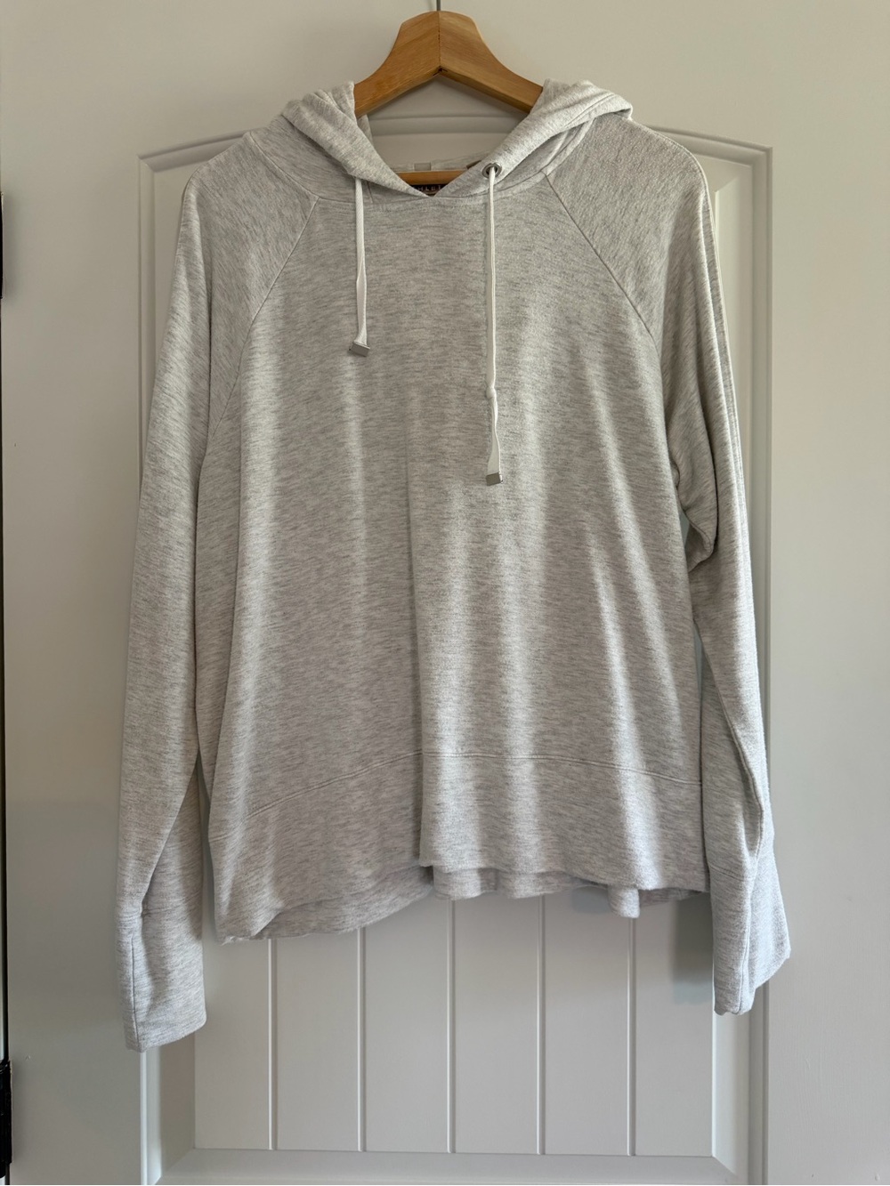 Athleta Women’s Light Gray Hooded Pullover w/ Drawstring Size XL Loungewear